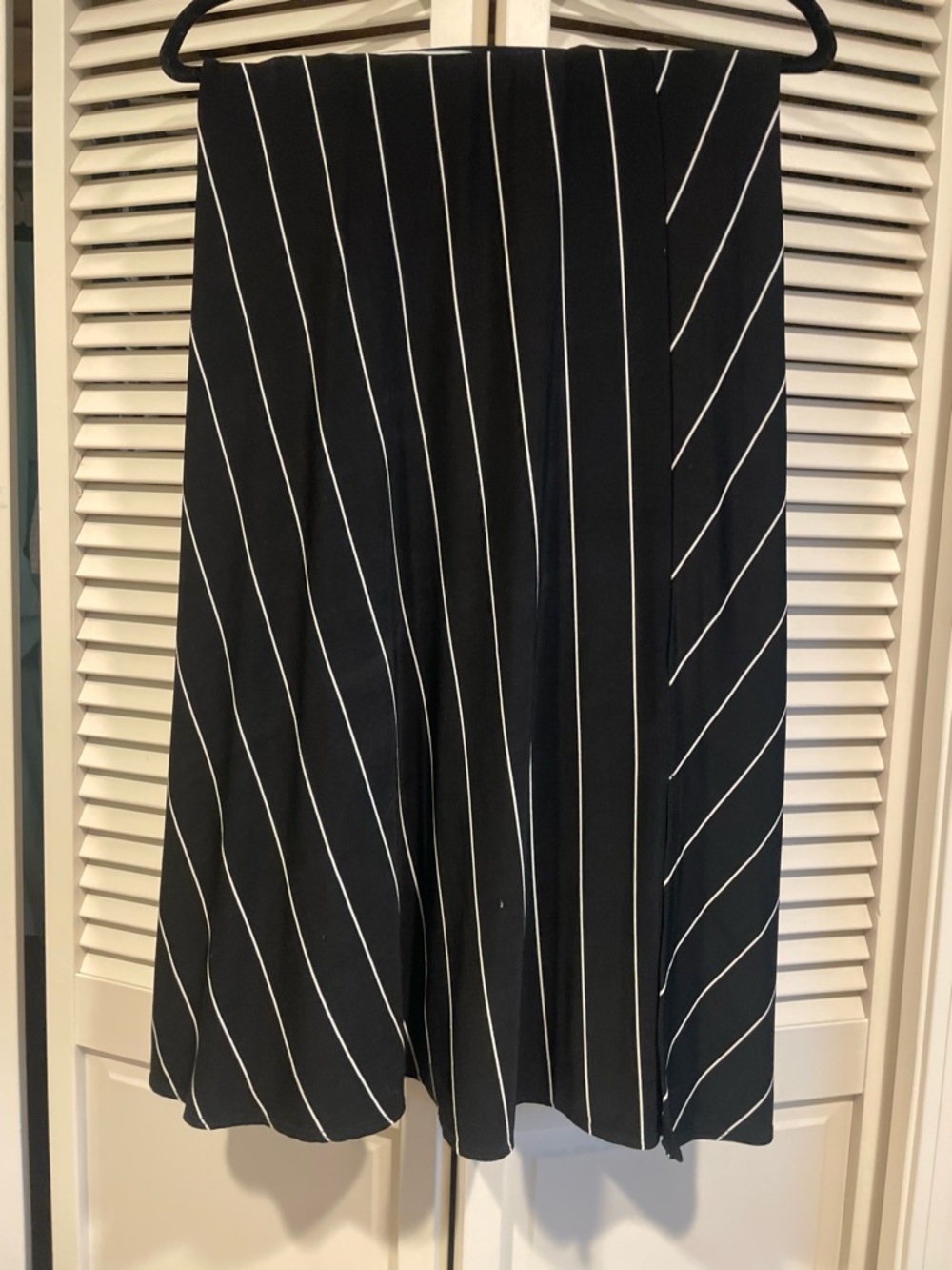 Chicos Travel- Wear Black Pinstripe A-Line Women's Skirt - Midi length - size 3